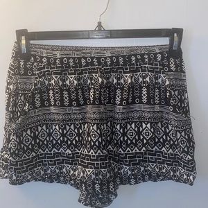 DIVIDED Tribal Print Shorts